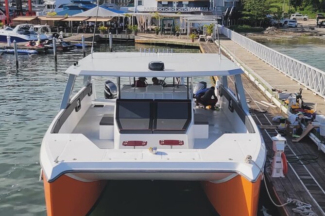 Full Day Luxury Snorkel Charter With Lunch (Minimum 10 Guests) - Key points at a glance