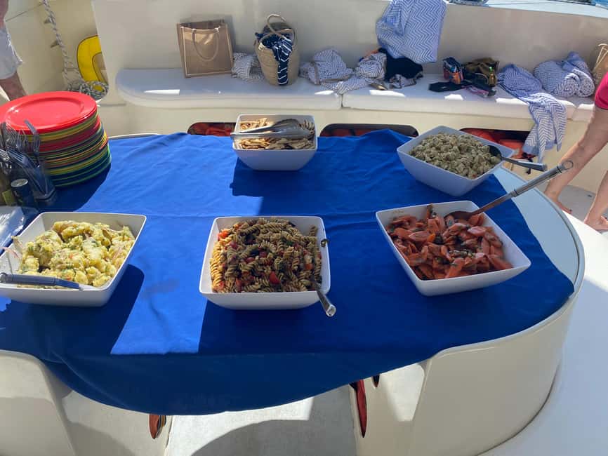 Half Day Sail and Snorkel - An hour at the snorkeling site