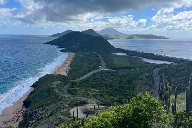 Hop on hop off Tour Air Con - Basseterre gives you a useful beginning and end