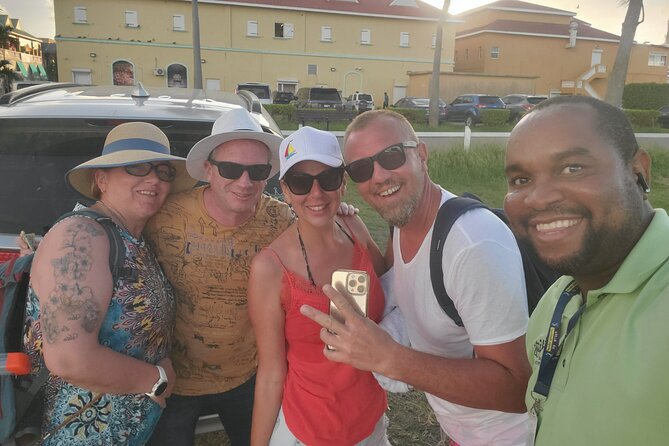 Ken's Scenic Island Tours - Guides, Group Size, and Comfort