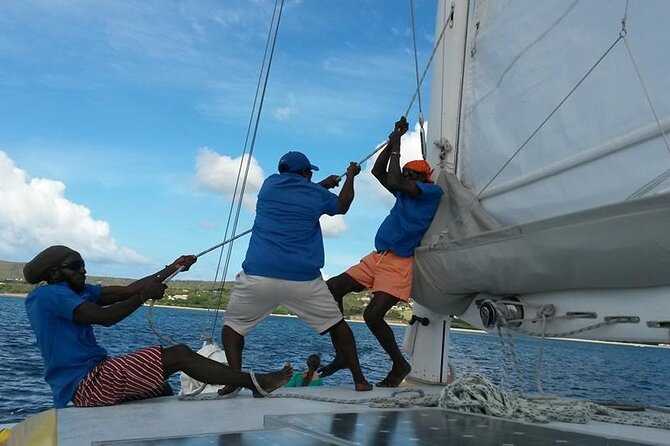 Snorkel Lunch & Lounge: Bluewater or Snorkel and Lunch: Leeward - What the crew does well