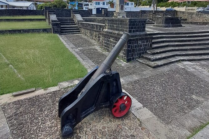 St. Kitts No Hustle No Hassle Private Tour with Don - Romney Manor joins gardens, estate history, and batik