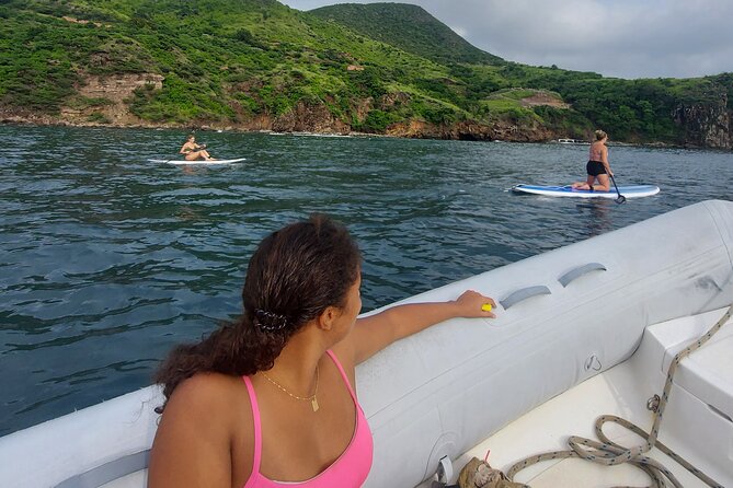 SUP Paddle Board Adventure - Paddling along the coast to a quiet beach